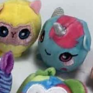 Pikmi Pops Surprise keychain